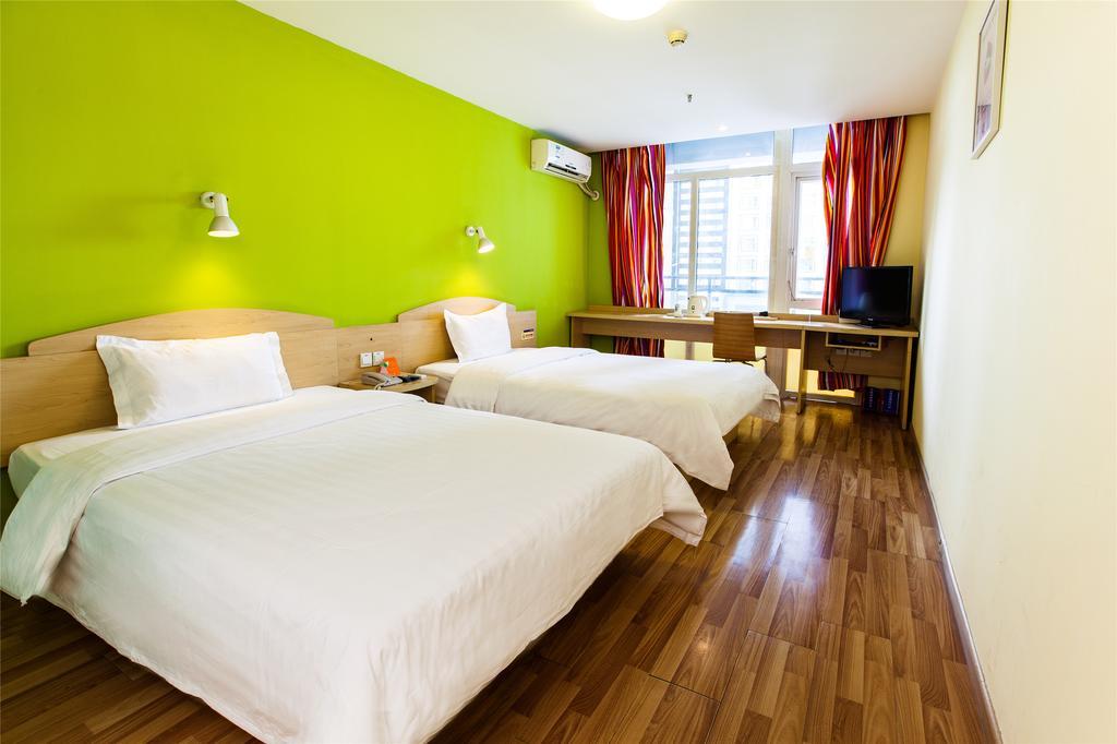 7Days Inn Zhuhai North Railway Station Jinding Buitenkant foto